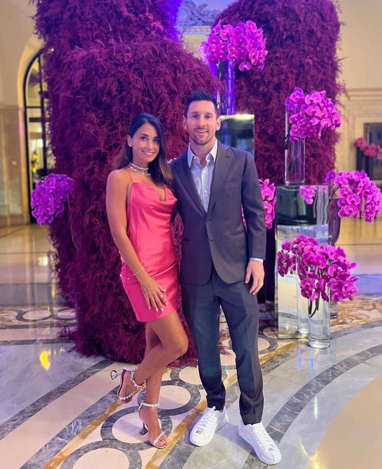 el-look-de-navidad-de-antonela-roccuzzo-que-se-vuelve-tendencia-1478660