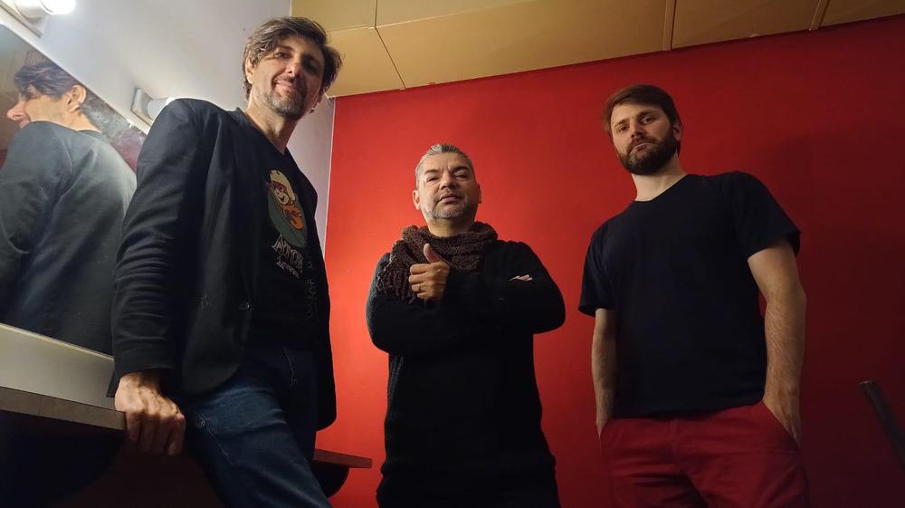 Ale delbono y dos equilibristas