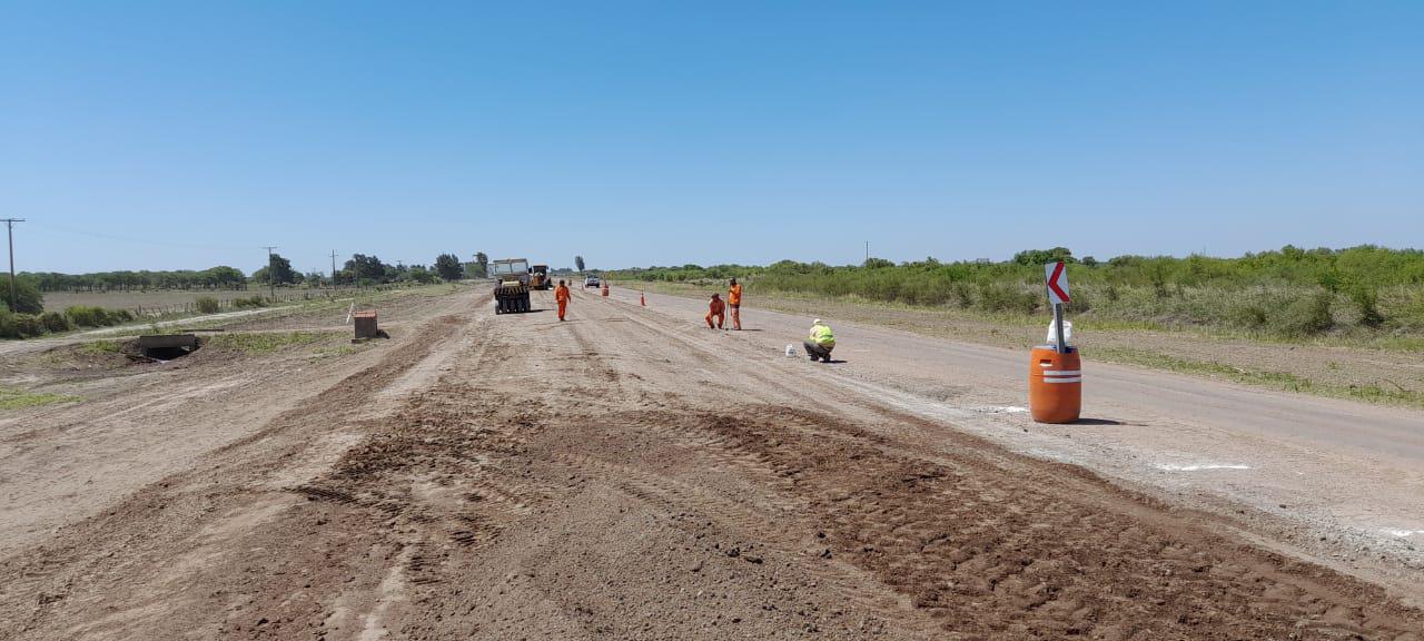 RN 95 -AVANZA EL RECICLADO DE LA CALZADA EN VILLA MINETTI - 2-11-22 (5)....