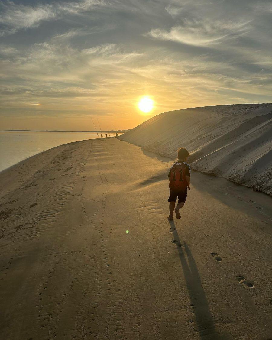 la-excentrica-excursion-de-antonella-roccuzo-y-sus-hijos-por-qatar-1462567