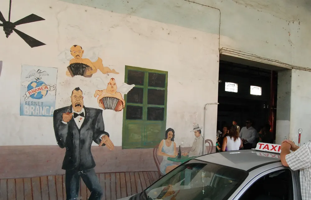 Mural Indio Solari Terminal de ómnibus