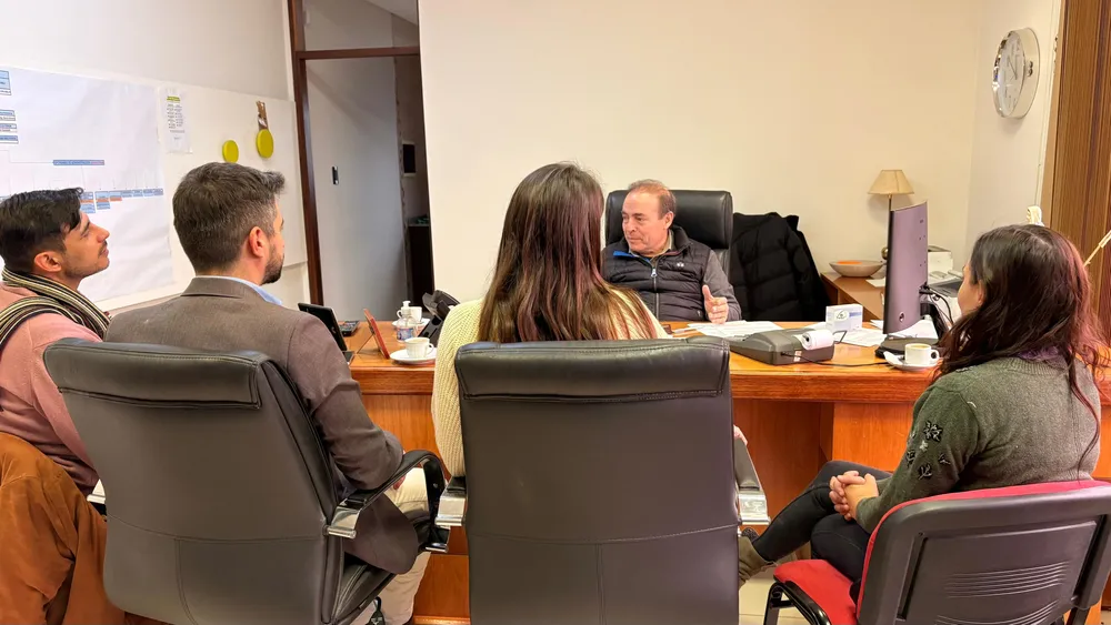 Concejales del PJ con el dueño de Induquimika