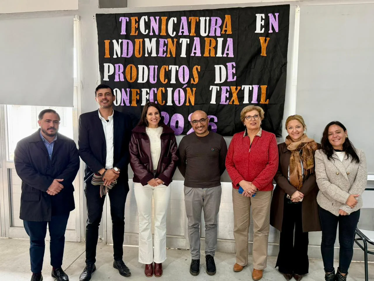 Concejales en la escuela avellaneda