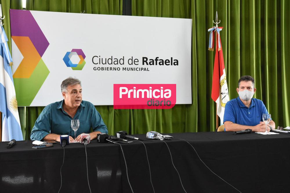 Castellano y Bottero en conferencia de prensa por salones de fiestas
