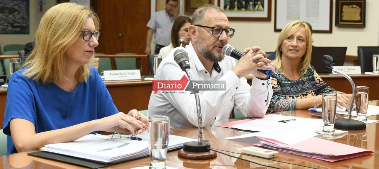 Foto de archivo - Corach en sesi贸n 2019