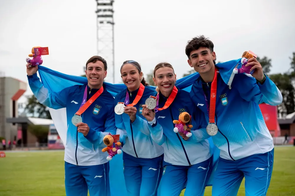 Lucas Villegas, Milagros D’Amico, Guillermina Cossio y Tomás Mondino