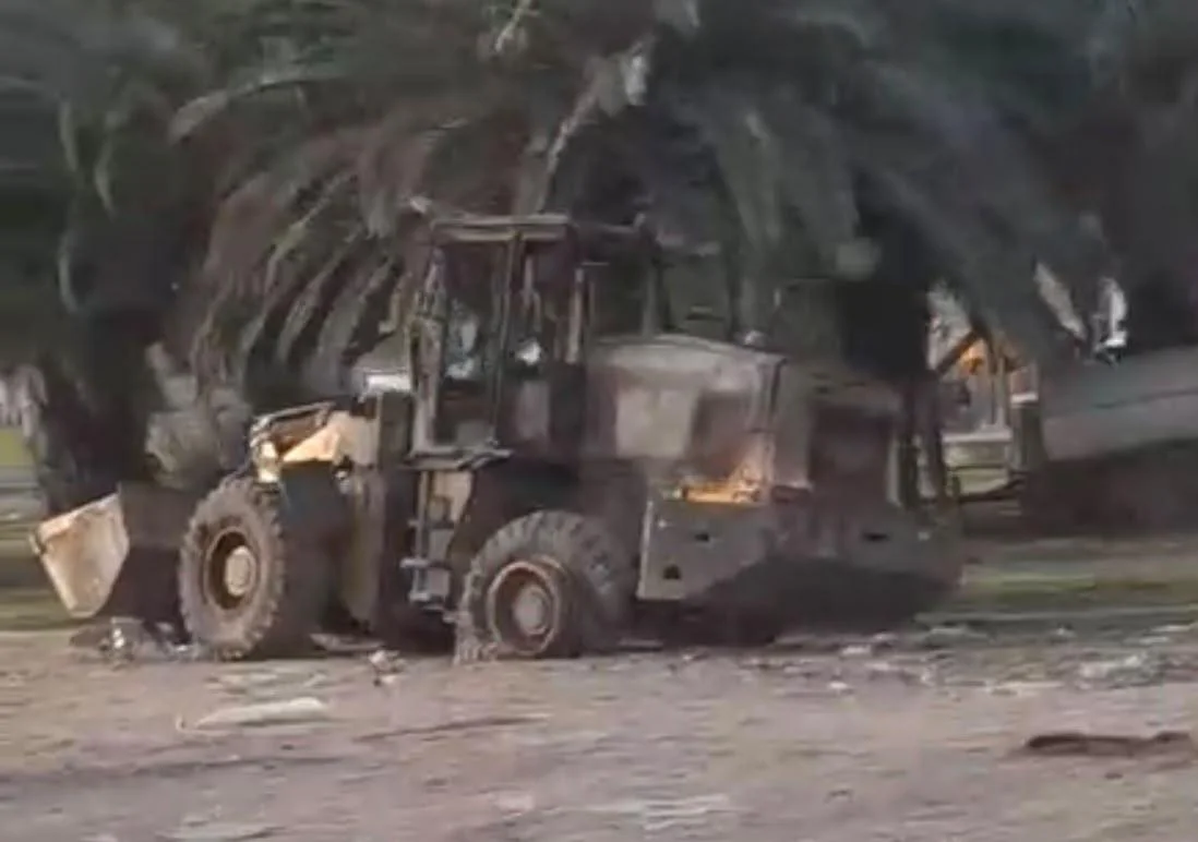 Maquina quemada en el complejo ambiental de rafaela