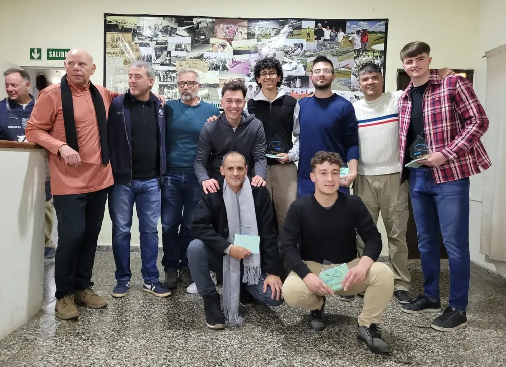 NUEVOS PILOTOS E INSTRUCTORES EN EL CLUB DE PLANEADORES RAFAELA - 2-9-24